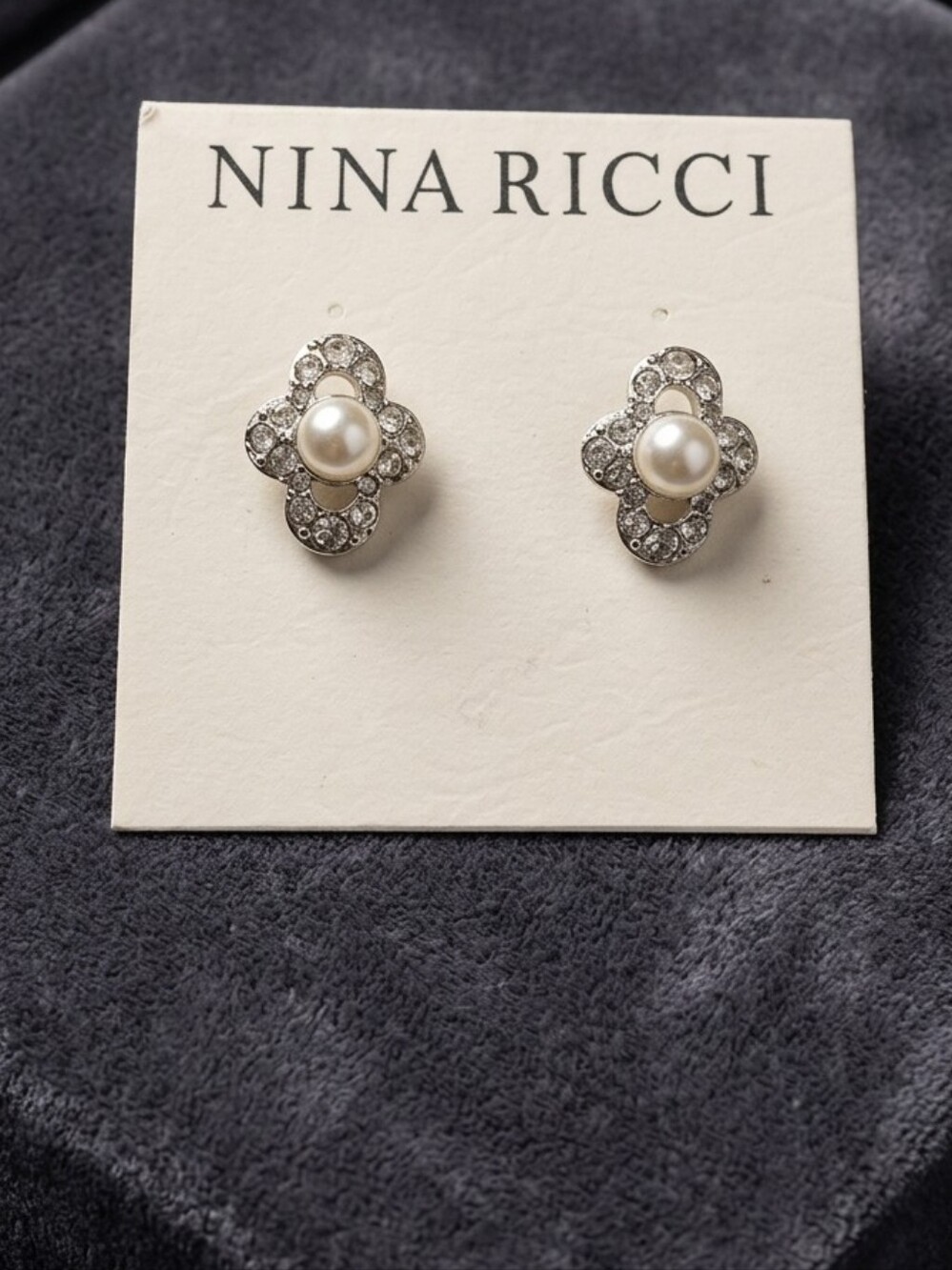 NWT NINA RICCI PEARL EARRINGS